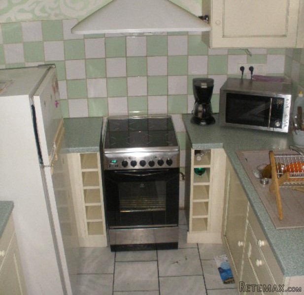 Small house with garden in town centre..