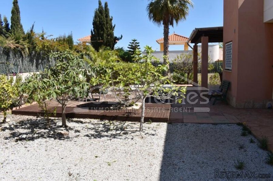 NEW LISTING & EXCLUSIVE TO VOSS HOMES - A modern, homely.. - 11