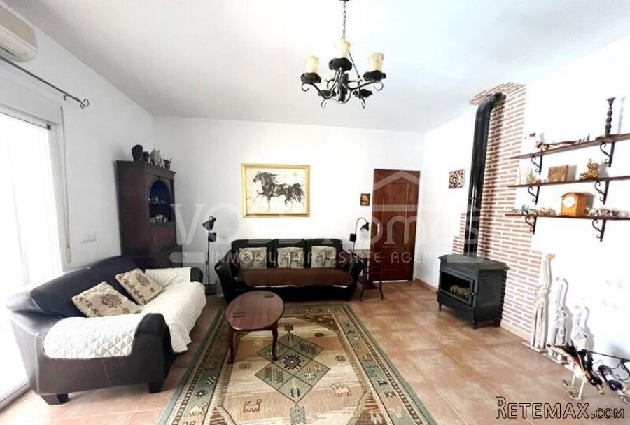 NEW TO VOSS HOMES - A spacious, traditional style villa for.. - 11