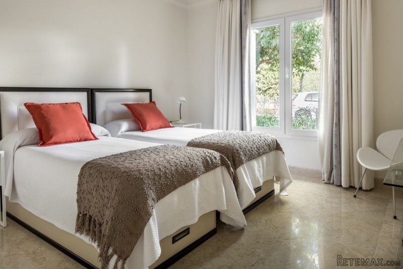 Spacious Apartment With Large Terraces
