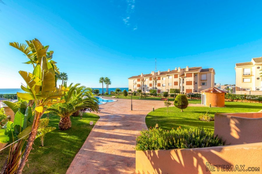 El residencial Aguamarina cuenta con una bonita piscina.. - 2