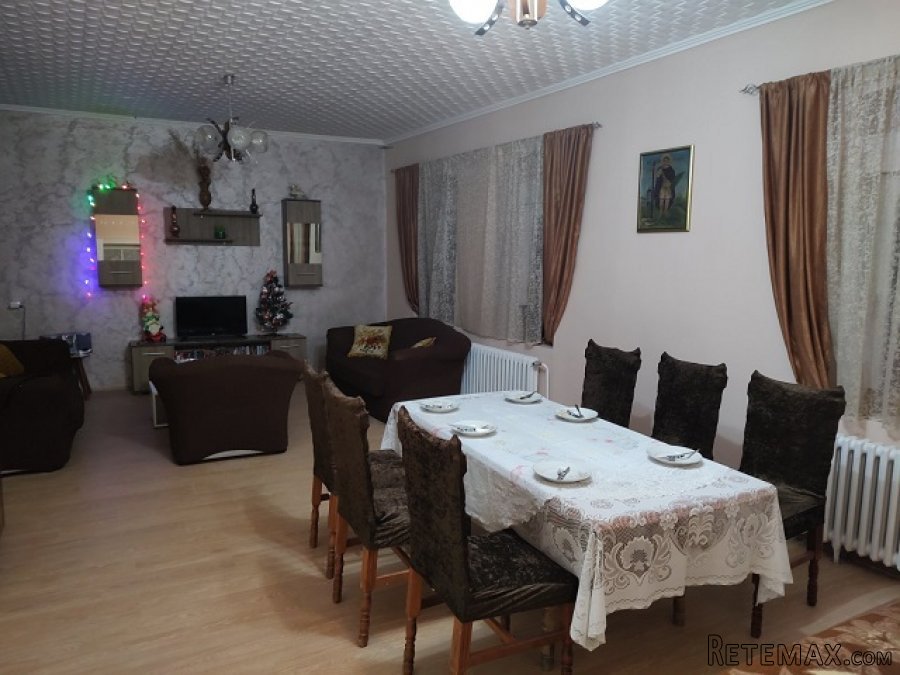Prodajem kucu u Beocinu - 2