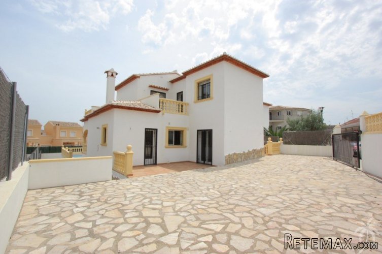 This is a wonderful recently built villa for sale situated.. - 2
