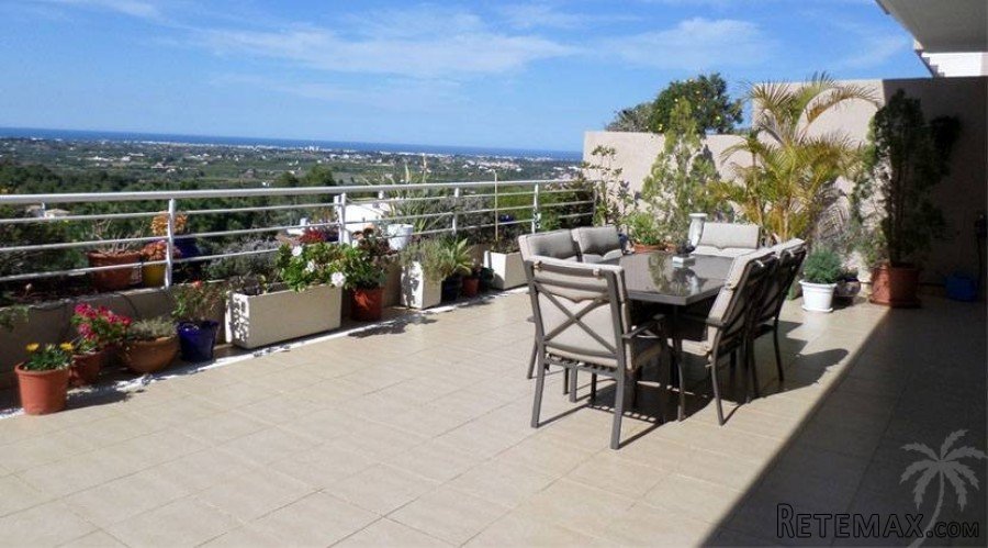 This stylish apartment with large terrace and beautiful sea.. - 4