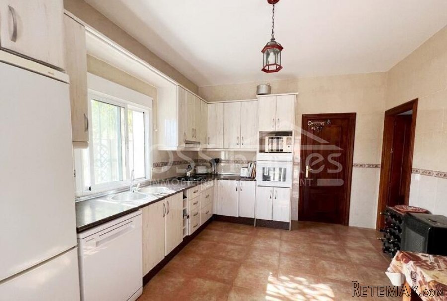 NEW TO VOSS HOMES - A spacious, traditional style villa for.. - 17