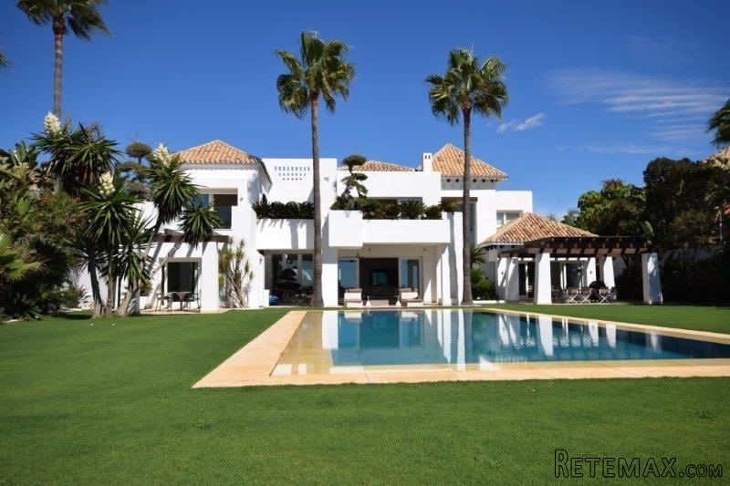 8 Bedrooms - House - Andalucia - For..