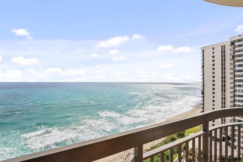 3 bedroom Residence For Sale: Singer..