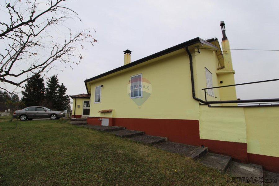 Istra, Buzet, kuća na mirnom mjestu, prekrasan pogled na Ćić