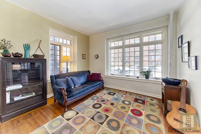 2 bedroom Apartment For Sale: CENTRAL..