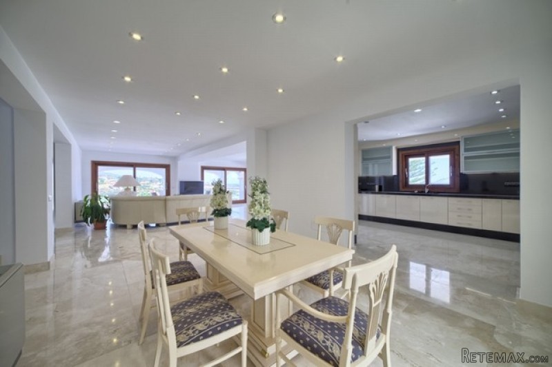 4 Bedrooms - Villa - Malaga - For Sale - 2