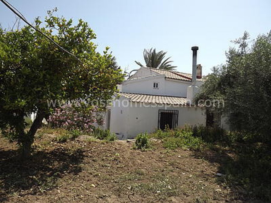Large, habitable semi-detached old cortijo / country house.. - 2