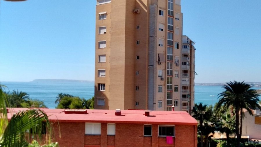Piso de 2 dormitorios y 2 baños con vistas al mar en.. - 2