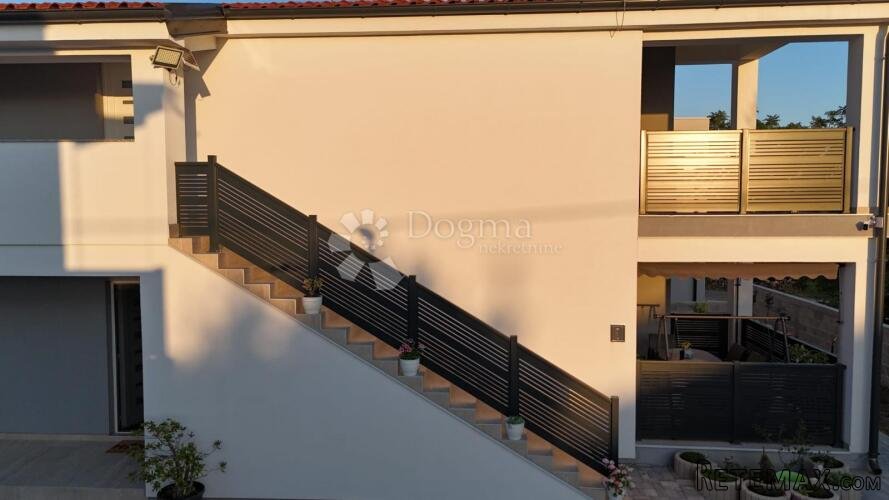 PRODAJE SE APARTMAN NOVOGRADNJA VIR S4 - 2