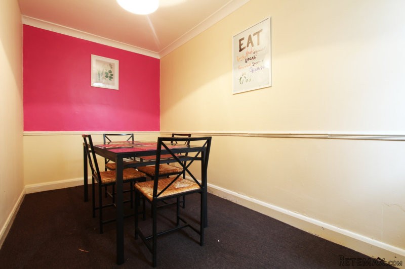 Single with double bed near Stratford.. - 2