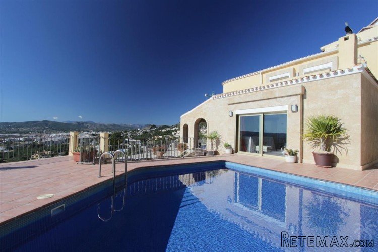 Spectacular luxury property with open views over the bay of.. - 2