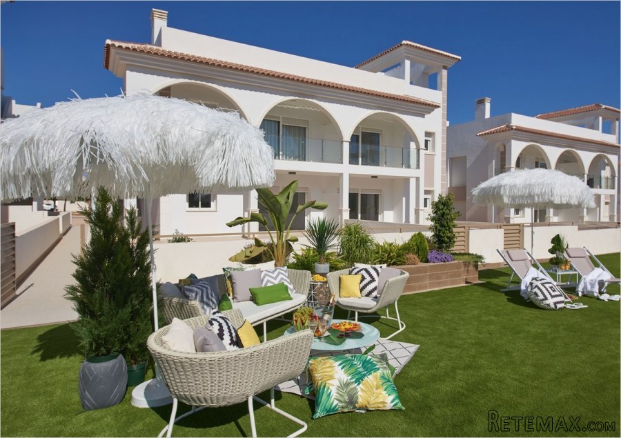 Beautiful brand new ground floor apartment in a new luxury..