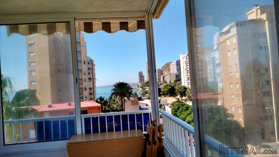 Piso de 2 dormitorios y 2 baños con vistas al mar en.. - 3