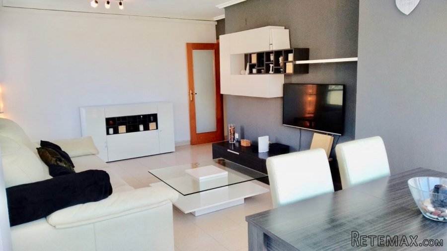 Piso de 2 dormitorios y 2 baños con vistas al mar en.. - 4
