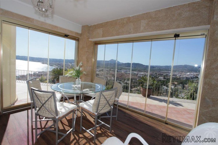 Spectacular luxury property with open views over the bay of.. - 4