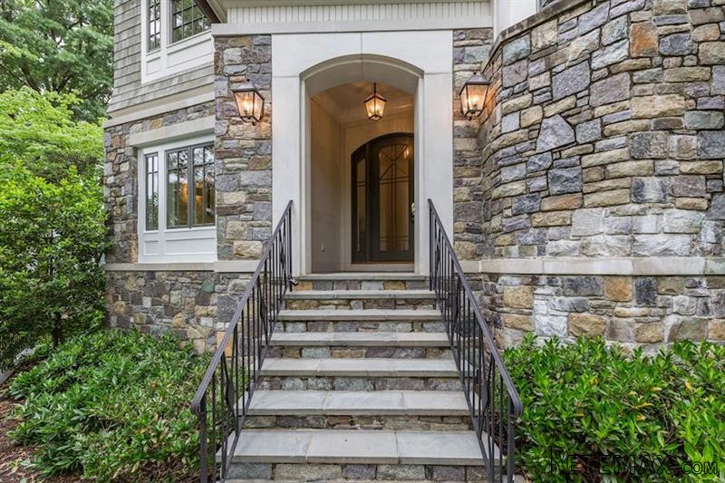 6 bedroom Detached House For Sale: 2806.. - 2