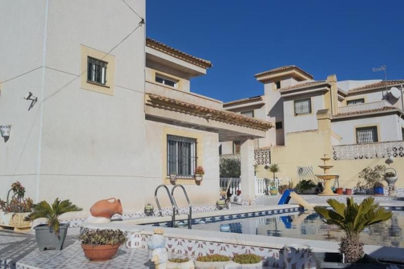 3 Bedrooms - Villa - Alicante - For Sale