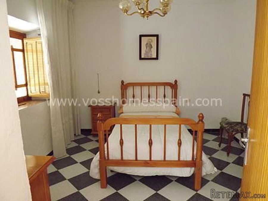 Large, habitable semi-detached old cortijo / country house.. - 10