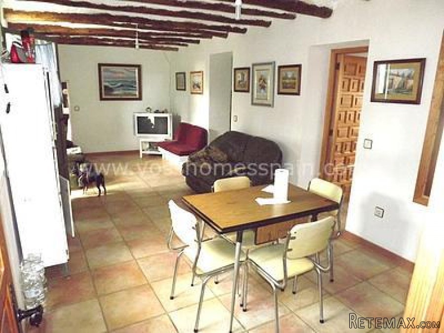 LARGE A lovely, country house with 3 bedrooms,with a.. - 2