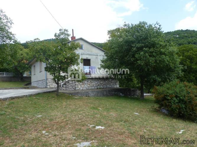 Novi Vinodolski, Ledenice, kuća s 2000m2 građevinskog terena - 2