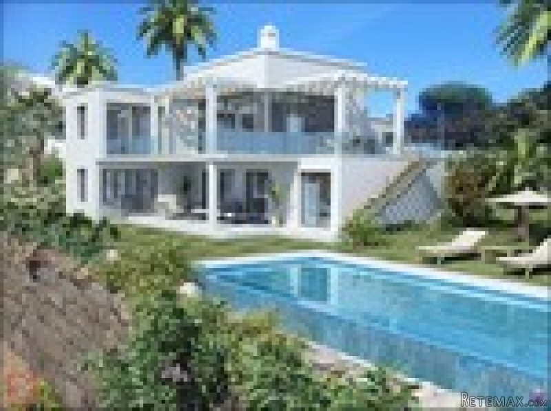 5 Bedrooms - Villa - Malaga - For Sale