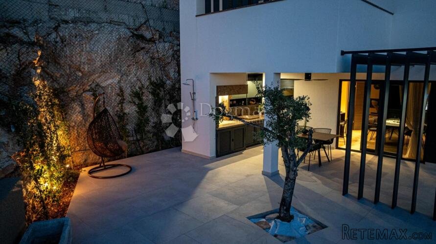 Ekskluzivna moderna vila s panoramskim pogledom na more, Vel - 3