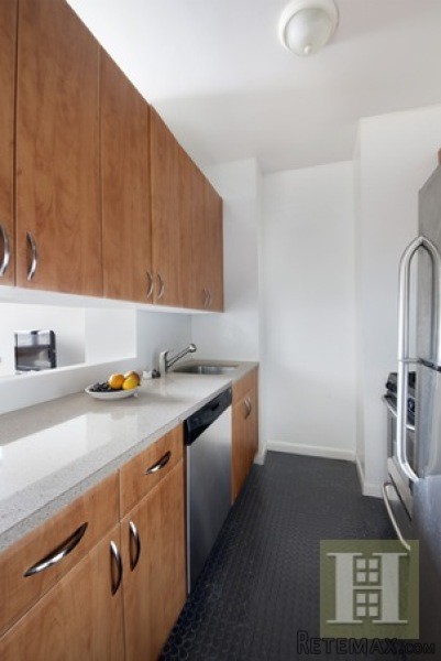 1 bedroom Apartment For Sale: 524 EAST.. - 2