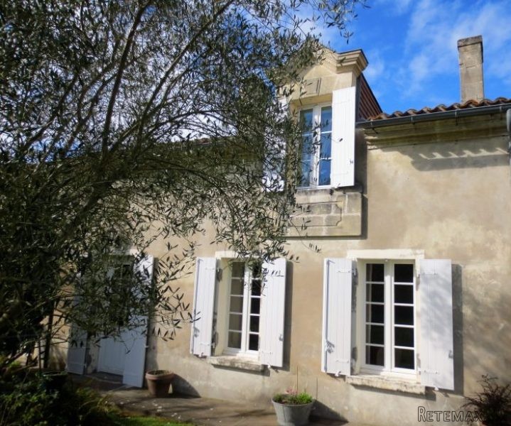 4 Bedrooms - House - Aquitaine - For..