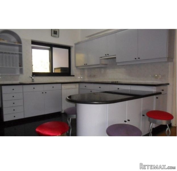EXCELLENT LOCATION! 3 Bedroom apartment.. - 2