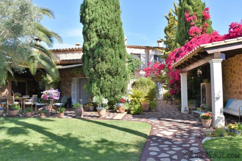Well-kept country home in Santa Eugenia