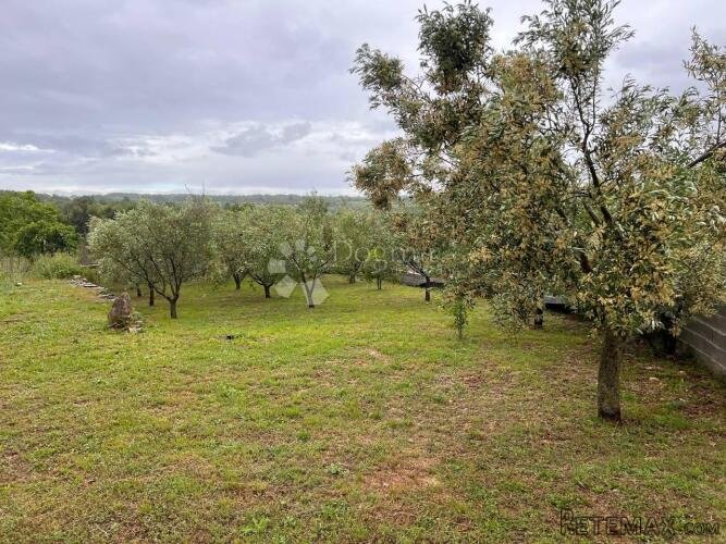 SAMO KOD NAS! GRAĐEVINSKO ZEMLJIŠTE 1,5 km OD MORA