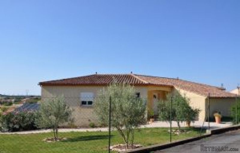 Attractive Single Storey Villa With 145..