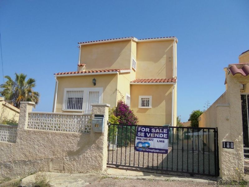 3 Bedrooms - Villa - Alicante - For Sale