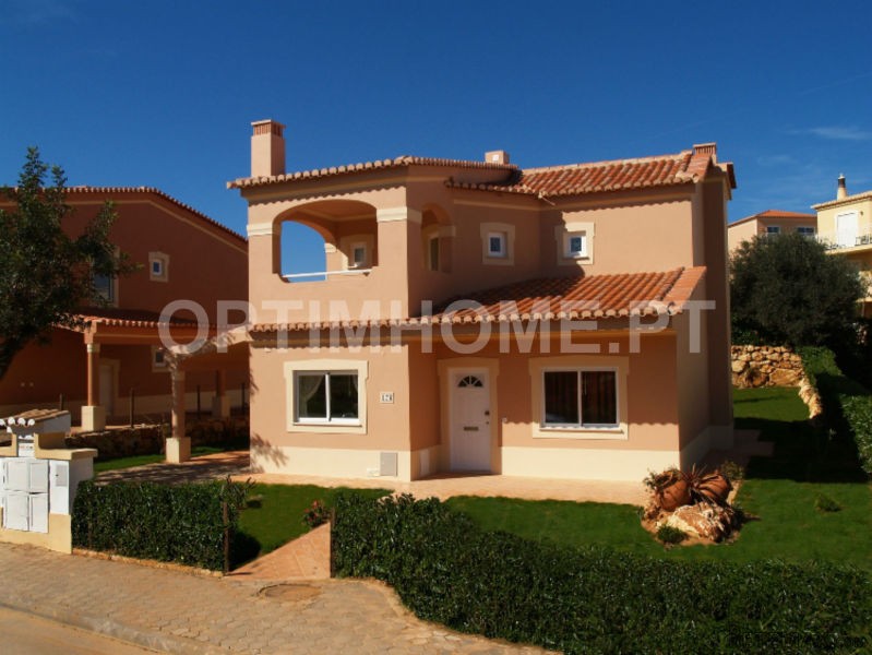 3 Bedrooms Apartment For Sale - Faro