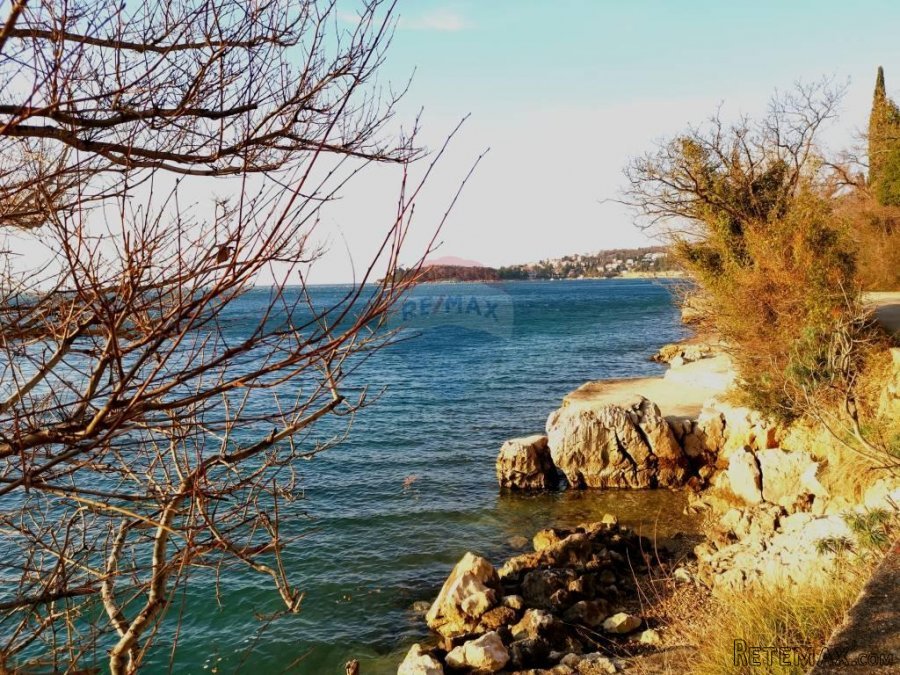 Omišalj, vrhunsko moderna vila u 1. redu do mora - 10