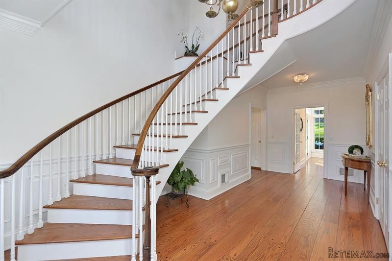 6 bedroom House For Sale: 17 Ivanhoe.. - 2