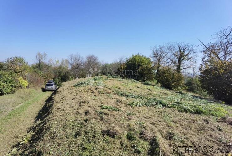 Građevinsko zemljište 678m² - 3