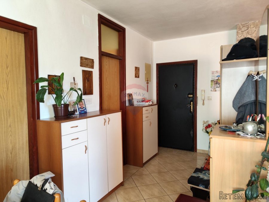 Otok Krk, Malinska - dva stana u zgradi ukupne površine 90,9 - 4
