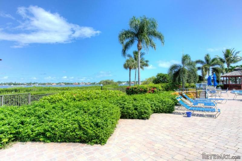 106 Half Moon Cir #g3, Hypoluxo, FL -..