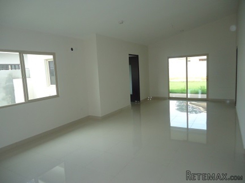 For sale house in Spring Hills, La.. - 2