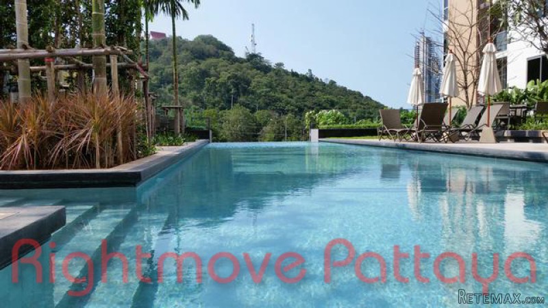 2 Bedroom Condo for sale in Pattaya -..