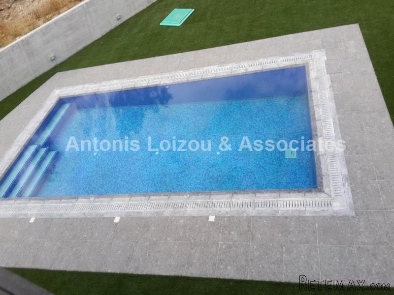 4 Bedroom House in Engomi - 2