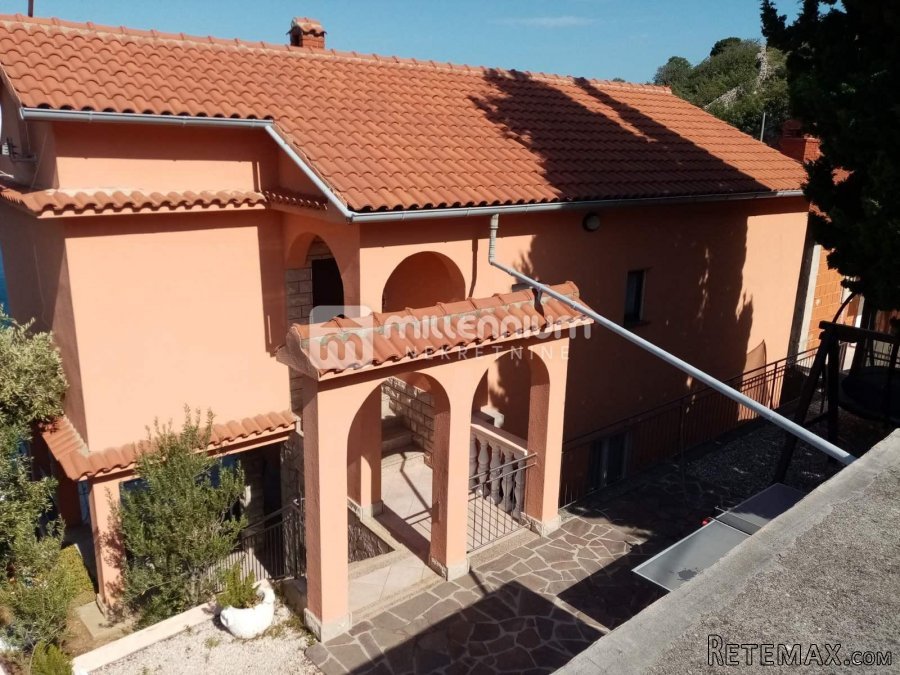 Karlobag, samostojeća kuća 1. red do mora s bazenom i g.. - 2