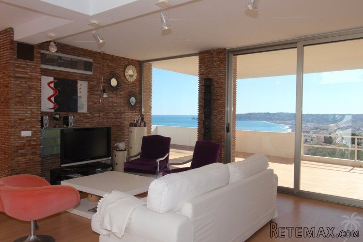 Modern house, reduced from 1,500,000 Euros, with open views.. - 3