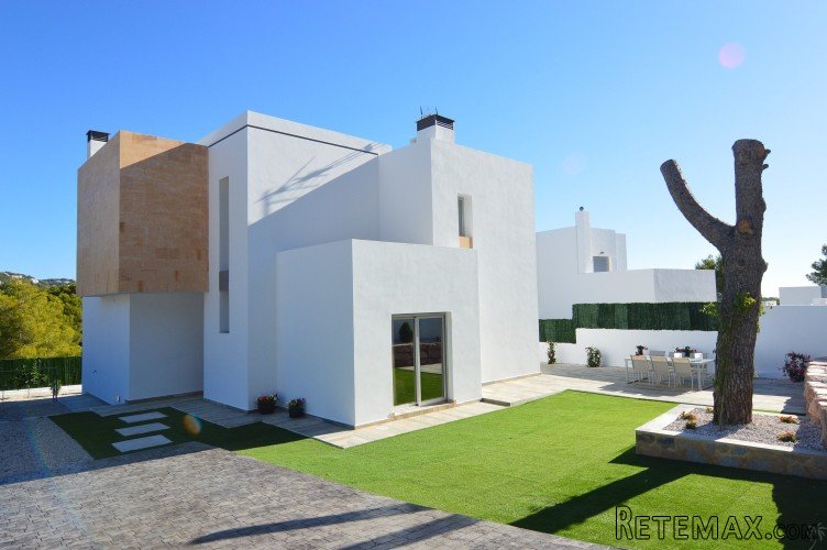Recently built modern villa located only 1km from the beach.. - 3