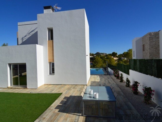 Recently built modern villa located only 1km from the beach.. - 4